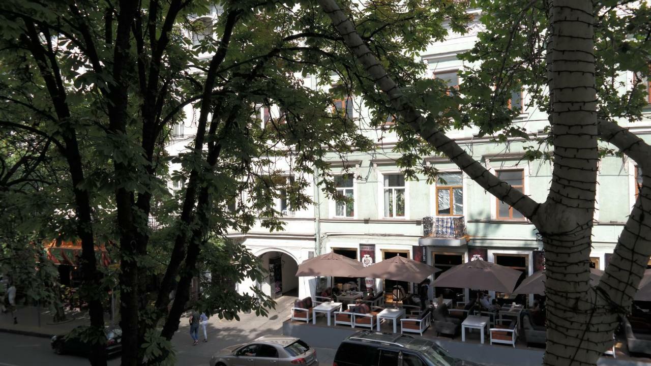 E4 Hotel Odesa Exterior foto