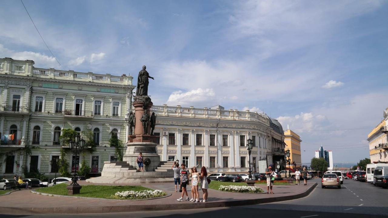 E4 Hotel Odesa Exterior foto